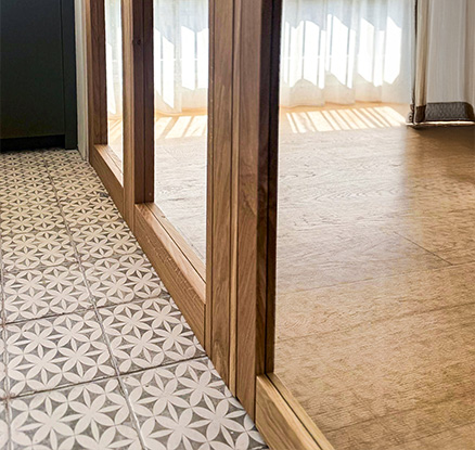 gallerie image pose verriere bois cuisine - Patchwork 6